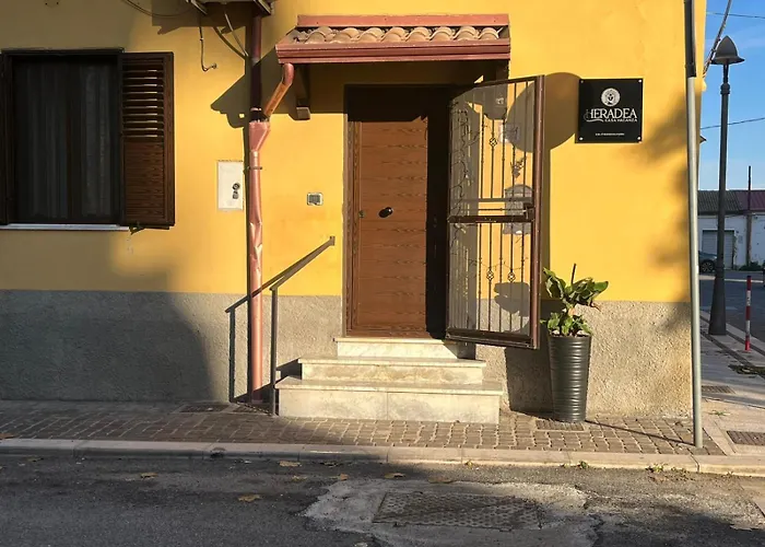 Heradea בית נופש *